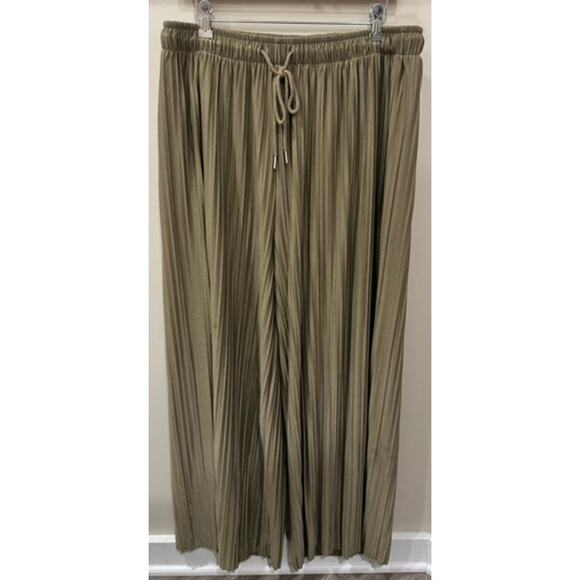 Zenana Pants - Zenana Pleated Pants